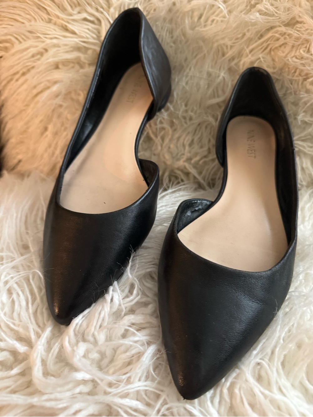 Nine West Black Leather Pointed Toe Observe Cutout Flats